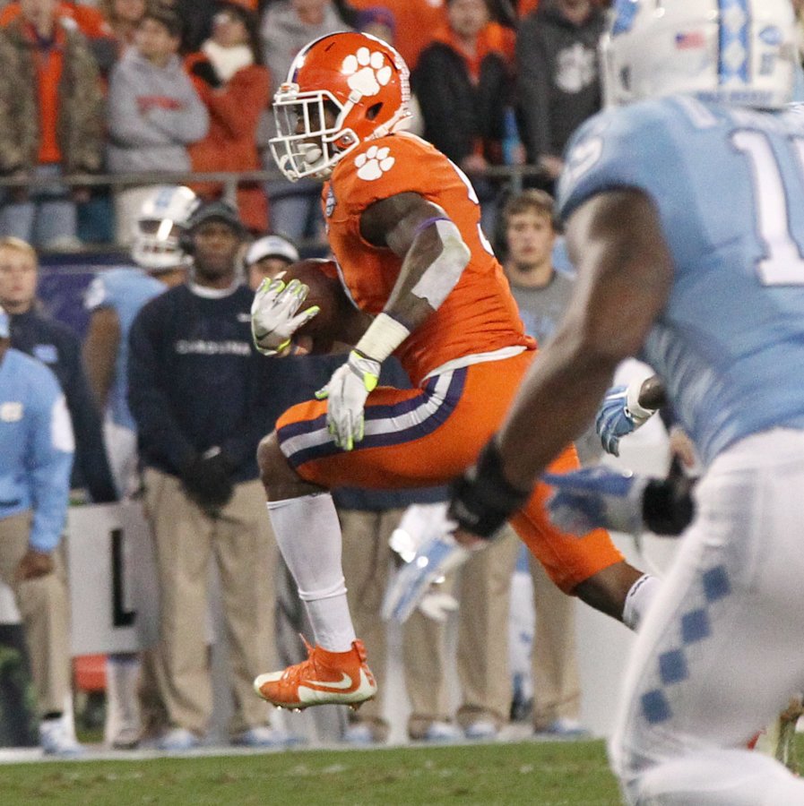 Clemson's TJ Green ejected for targeting on punt return vs. UNC