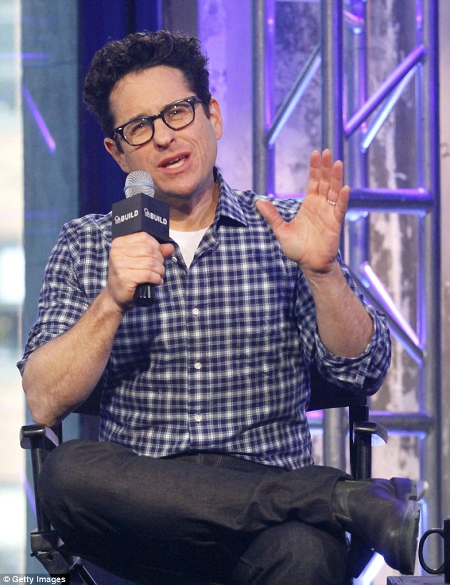 No teaser! When questioned by Entertainment Weekly J.J. Abrams denied rumours of a post-credit scene in Star Wars Episode VII- The Force Awakens at a press conference on Sunday