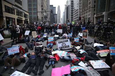 'Black Christmas' march demands resignation of Chicago mayor