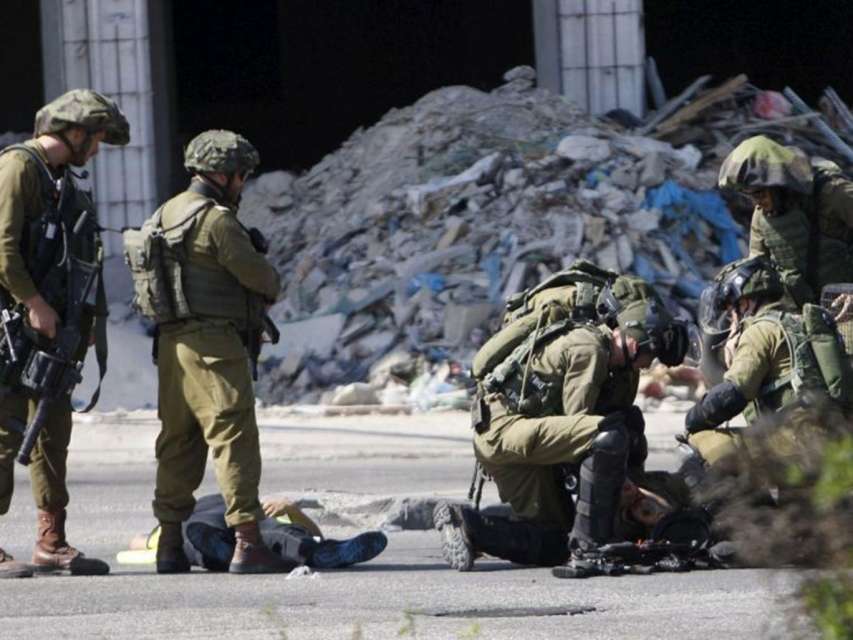 Palestinian shot dead after trying to stab Israeli soldiers- military