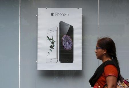 UK-APPLE-RESULTS-INDIA:With China weakening Apple turns to India