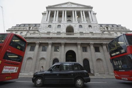 UK-BRITAIN-ECONOMY-BOE:Bank of England unruffled by oil slump and share price slide