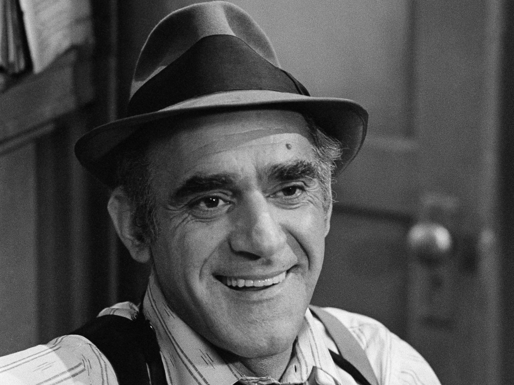 Actor Abe Vigoda shown in character on the Los Angeles Ca. set as Detective Fish in'Barney Miller, Aug. 8 1977