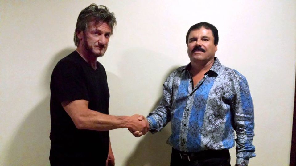 Actor Sean Penn posing with Joaquín Guzmán a.k.a.'El Chapo       Actor Sean Penn posing with Joaquín Guzmán a.k.a.'El Chapo