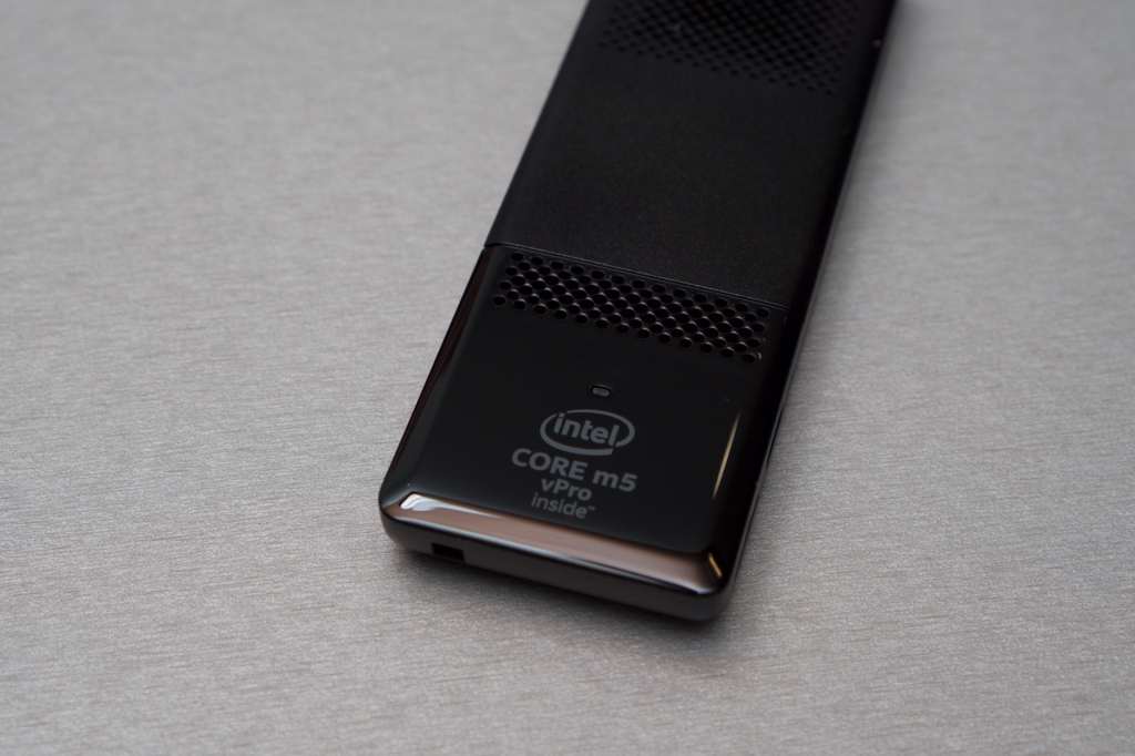 Andrew Cunningham          Intel's new Compute Stick has a better-looking design