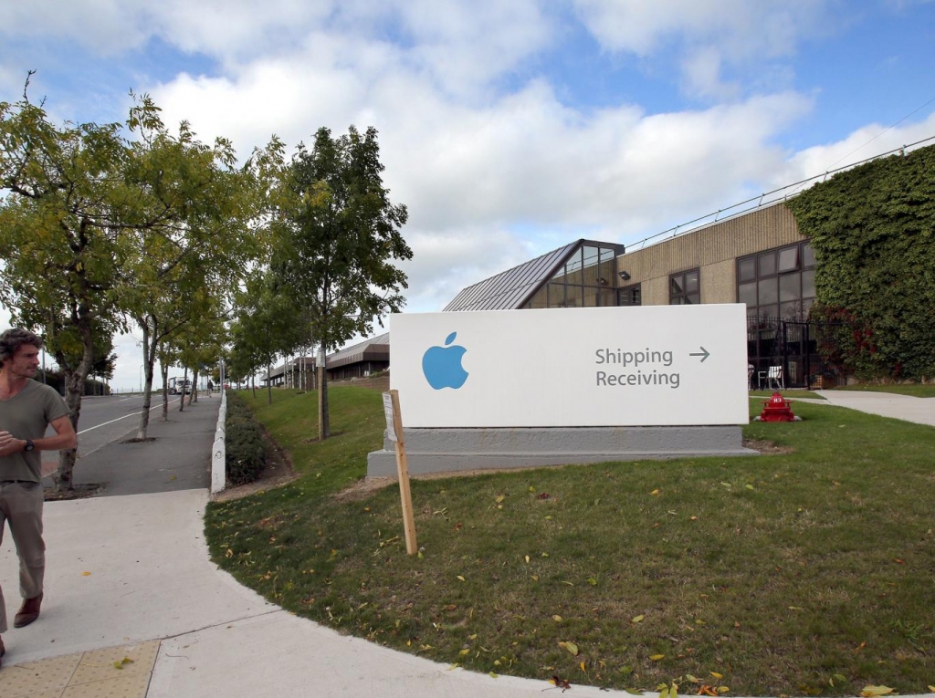 Apple Staff Evacuated From European HQ After Bomb Scare