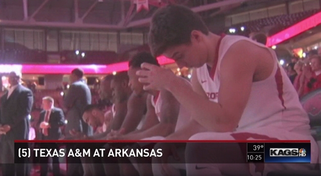 Arkansas Ends No. 5 Texas A&M's Streak with 74-71 Win