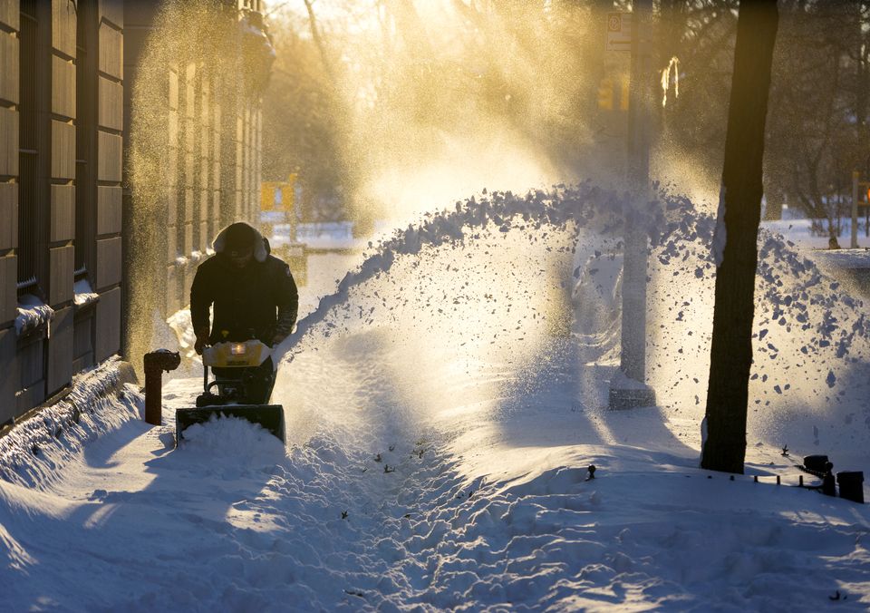 Snowy East Coast digs out after mammoth blizzard