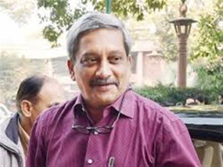 Parrikar to visit Pathankot with heads of army, IAF