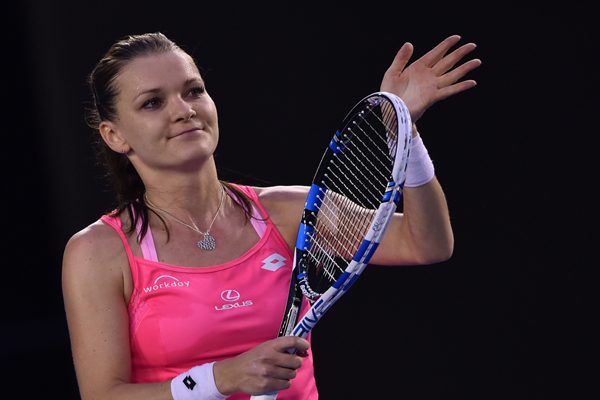 In-form Radwanska romps in Melbourne heat