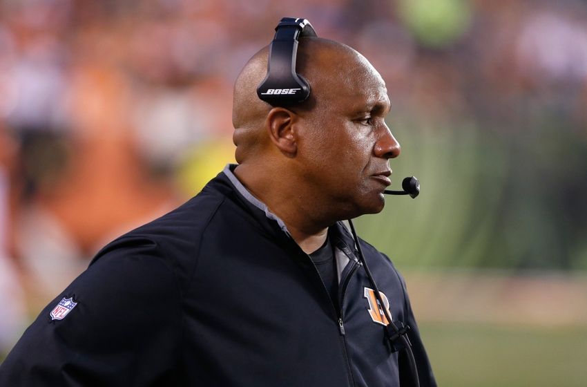 Report Cleveland Browns making'big push for Hue Jackson