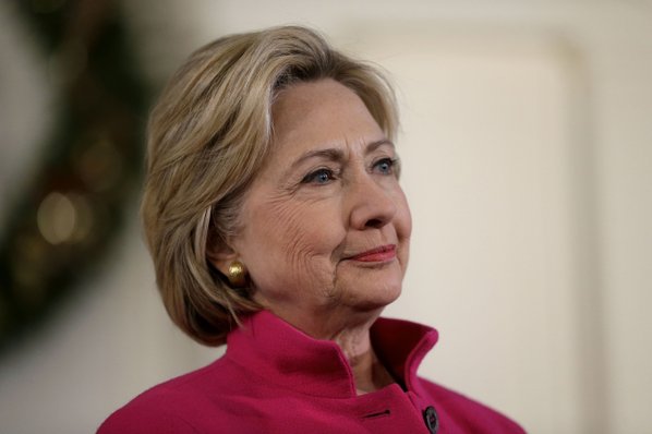 Clinton raises $37M, smashing 2015 goal