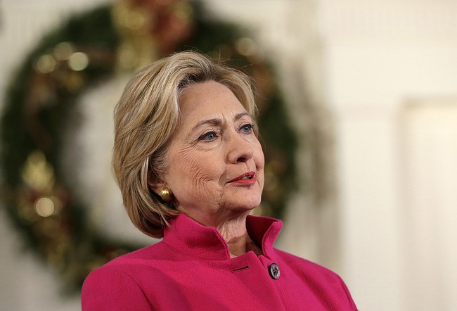 Clinton raises $37M, smashing 2015 goal