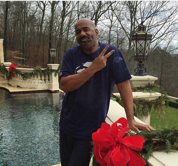 Steve Harvey trolls himself on Christmas