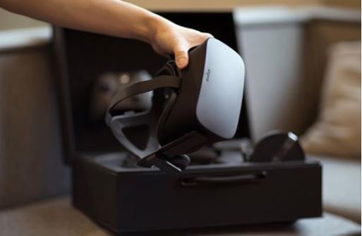 Oculus Rift image posted on Facebook by Mark Zuckerberg