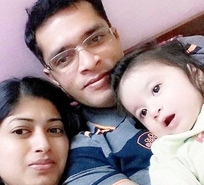 Col Niranjan a member of the NSG's Bomb Disposal Squad with his family