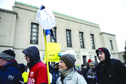 Michigan governor to lay out plans to fix Flint water crisis