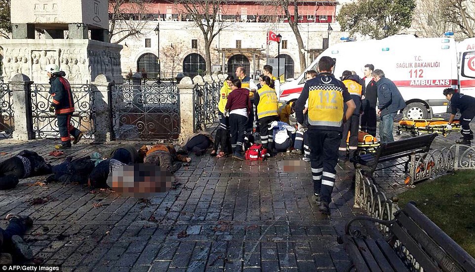 At least 10 dead, 15 wounded in suspected suicide bombing in Istanbul