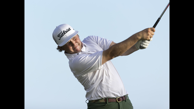 Snedeker, Blair tied for lead at Sony Open (Jan 16, 2016)