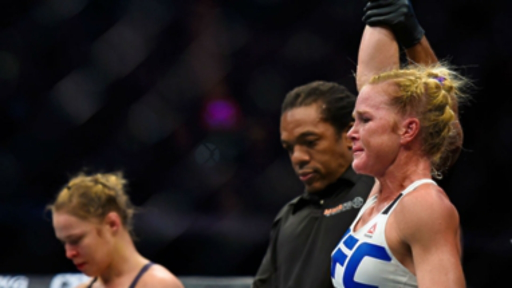 Holly Holm declared the winner at UFC 193