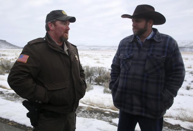 Harney County Sheriff Dave Ward met with militia leader Ammon Bundy on Thursday to offer them a safe escort out of Oregon