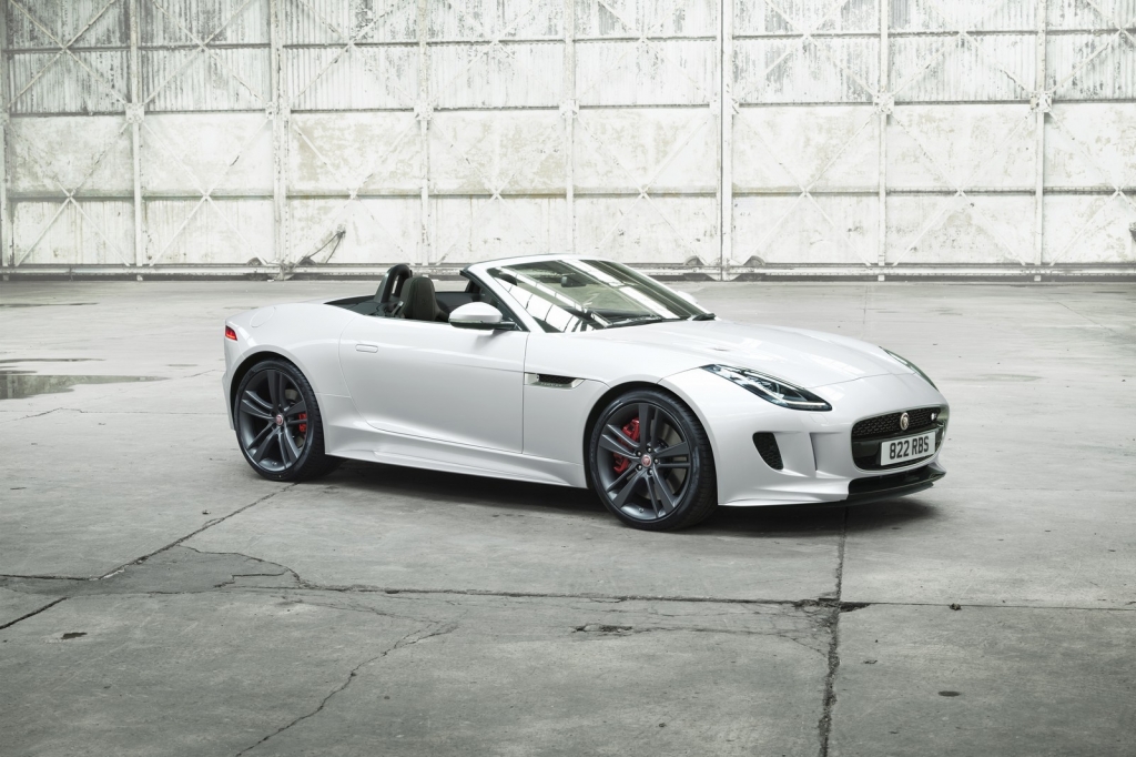 Jaguar F-Type British Design Edition makes its debut