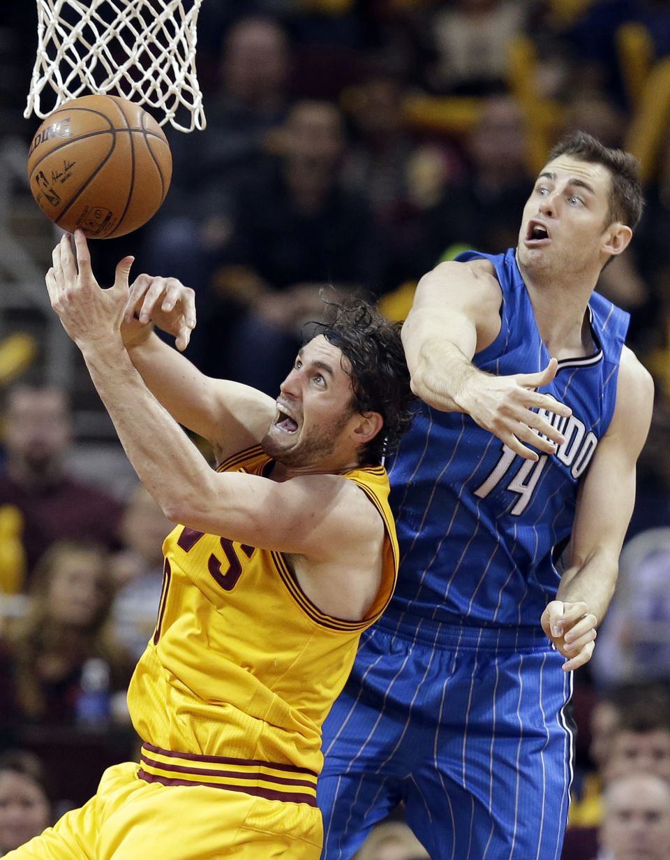 James scores 29 Cavaliers rout Magic 104-79