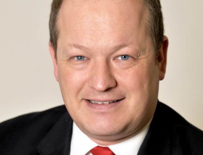 British Labour MP Simon Danczuk apologises to family after explicit texts to 17-year-old