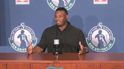 Watch Ken Griffey Jr. find out he made the Hall of Fame