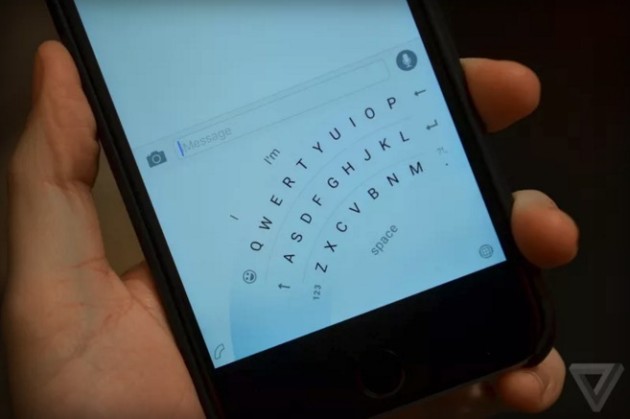 Microsoft's iOS Word Flow Keyboard Supports A New One-Handed Layout