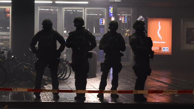 Munich stations cleared amid 'imminent threat' of terror attack