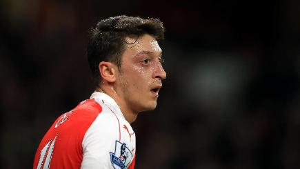 Mesut Ozil is fit to return for Arsenal