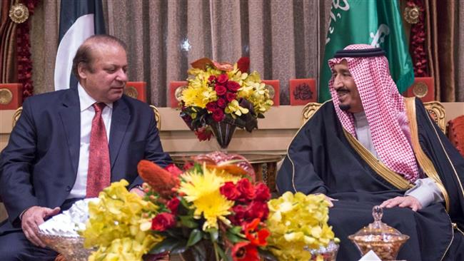 Press Agency on Jan. 18 2016 shows Saudi King Salman bin Abdulaziz meeting with Pakistani PM Nawaz Sharif in Riyadh