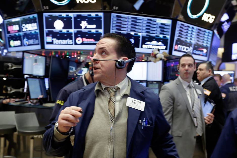 Global stocks sink after China index dives 7 percent