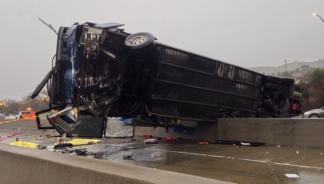 2 Killed, 6 Injured in Bay Area Greyhound Crash