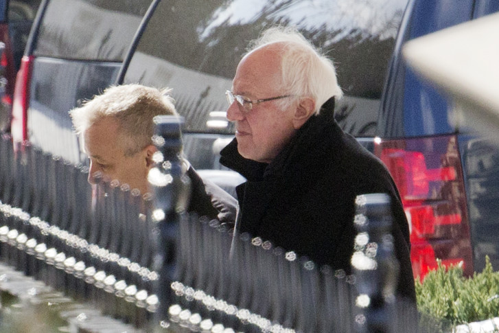 President Obama to Host Bernie Sanders at the Oval Office