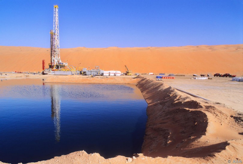 Production drilling rig in Saudi Arabia's Shaybah Oil Field