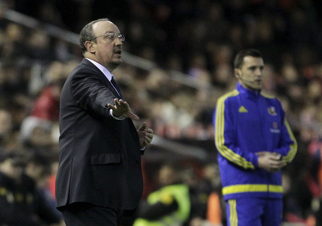 Real Madrid's coach Rafael Benitez gestures to his players during La Liga game against Valencia at Mestalla Stadium on Monday