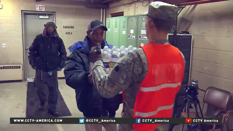 Companies donate millions of bottles of water to US water crisis in Flint01