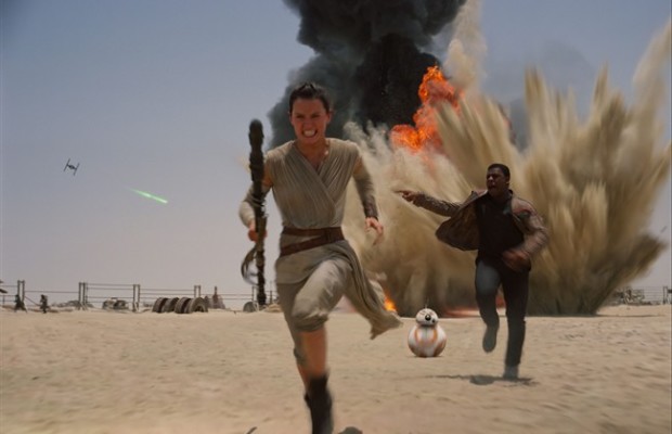 'Star Wars Episode 8' Spoilers: Rey And Kylo Ren Are Both Skywalkers?