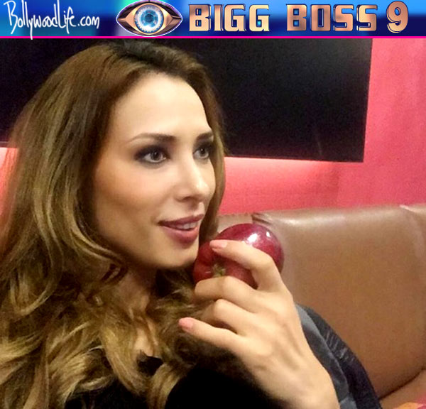 Bigg Boss 9 Salman Khan’s girlfriend Iulia Vantur spotted on the sets of the show – view pics