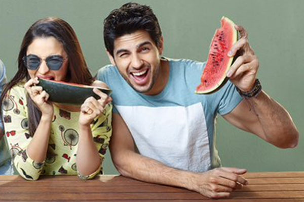 Sidharth Malhotra celebrates birthday with Alia cuts watermelon