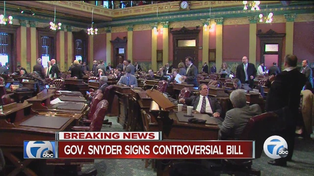 Snyder signs bill eliminating straight ticket voting