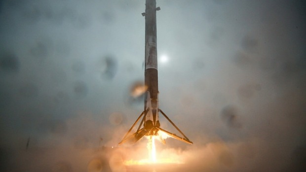 SpaceX's rocket approaches the centre of landing droneship in the Pacific Ocean