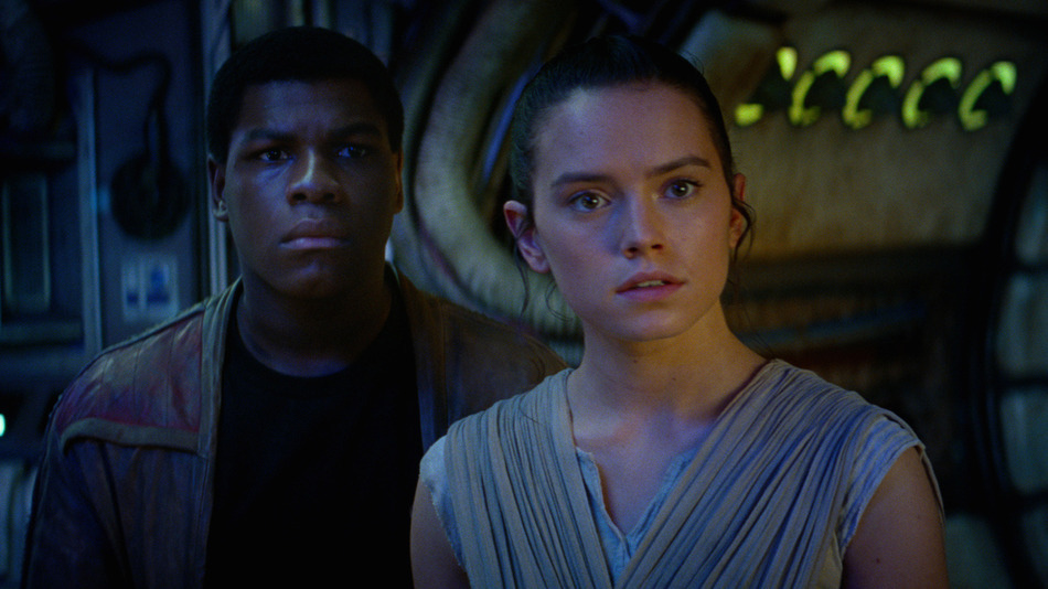 Star Wars The Force Awakens is poised to soar past'Avatar for N. America box office record