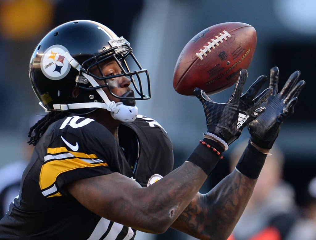 20151108pdSteelersSports05-1 Receiver Martavis Bryant had been listed as questionable for today's game against the Browns but he will suit up for the Steelers after all