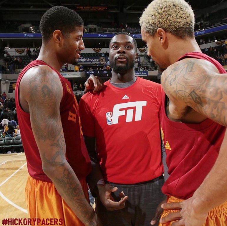 Stephenson chats with his former teammates after the game Tuesday