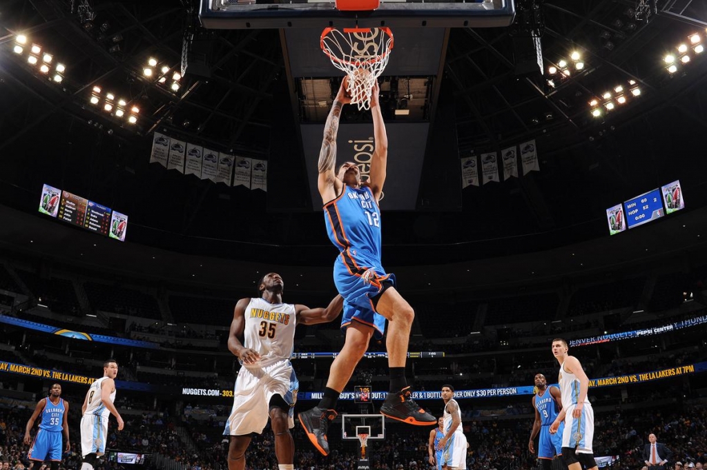 Steven Adams slams it home