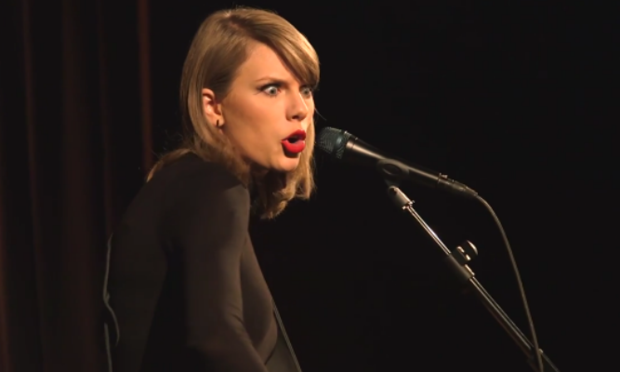 Watch Taylor Swift Perform an Acoustic Version of 'Blank Space'