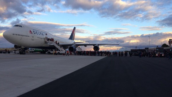 The Alabama Crimson Tide's plane at Phoenix Sky Harbor International Airport